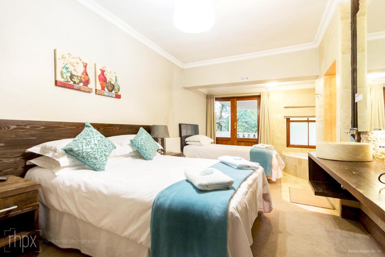 Or Tambo Guest House Kempton Park Exterior foto