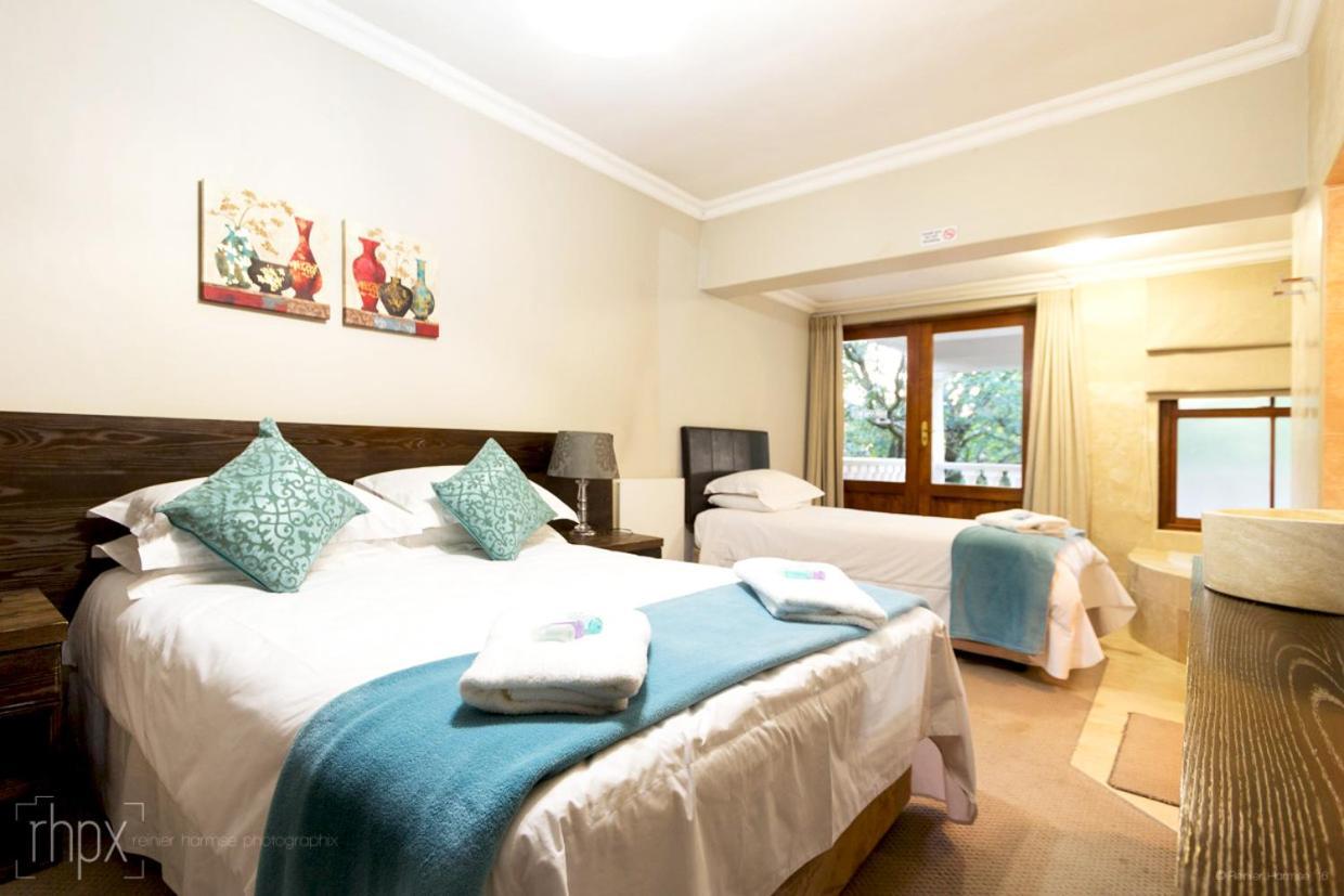 Or Tambo Guest House Kempton Park Exterior foto